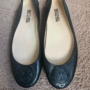 EUC Michael Kors Black flats Size 6